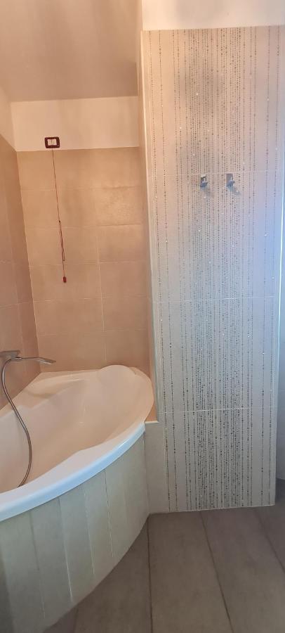 Salute Apartments Terni Bagian luar foto